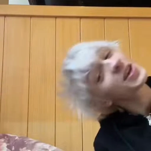 🤔 Стикер «шайни ;» для Telegram