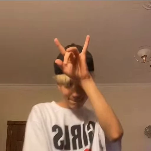 🤘 Стикер «шайни ;» для Telegram