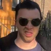 Стикер 9 Shameless