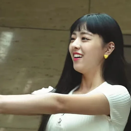 🪐 Стикер «itzy yuna» для Telegram