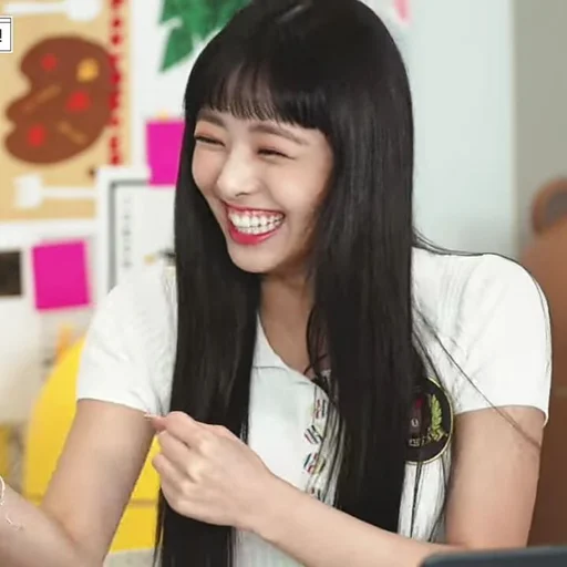 🪐 Стикер «itzy yuna» для Telegram