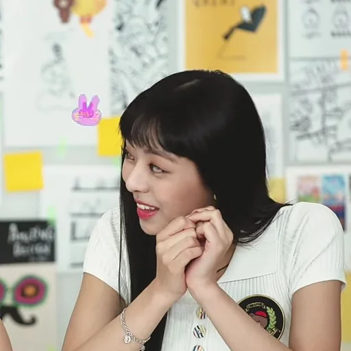 🪐 Стикер «itzy yuna» для Telegram
