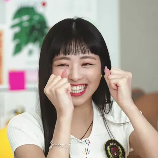 🪐 Стикер «itzy yuna» для Telegram