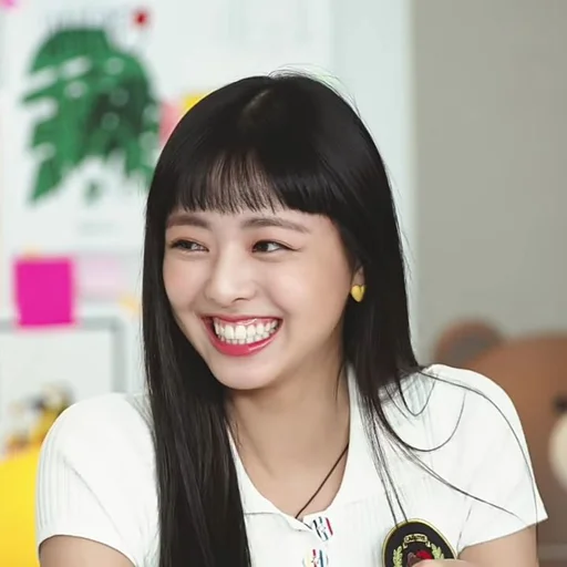 🪐 Стикер «itzy yuna» для Telegram