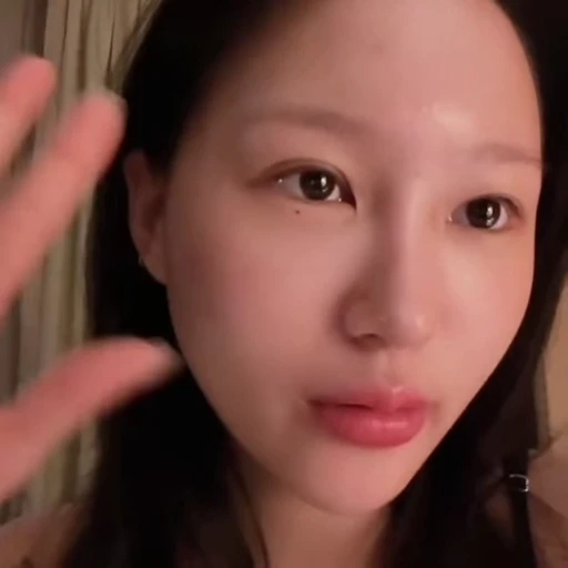 🥮 Стикер «siyeon» для Telegram