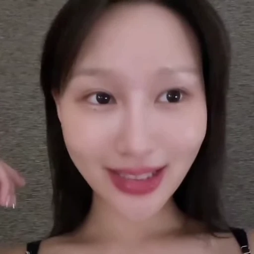 🥮 Стикер «siyeon» для Telegram