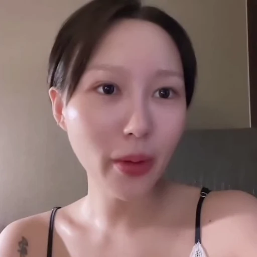 🥮 Стикер «siyeon» для Telegram