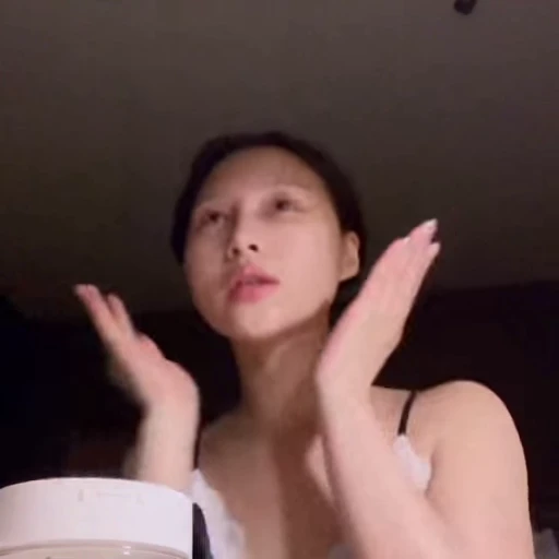 🥮 Стикер «siyeon» для Telegram