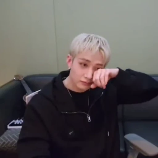 😞 Стикер «SkzRuvrV -> part2» для Telegram