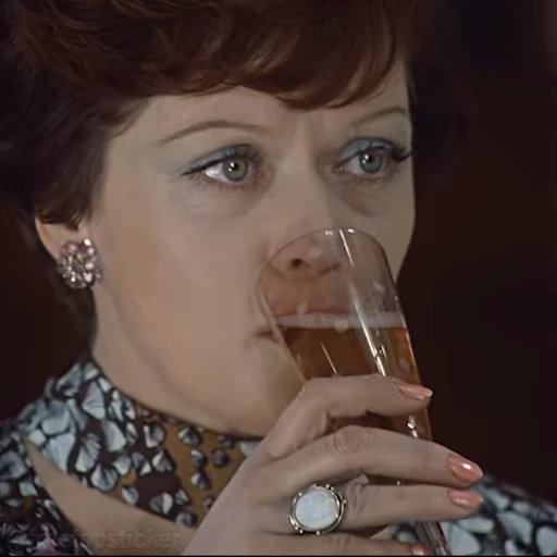 🥂 Стикер «Служебный роман» для Telegram