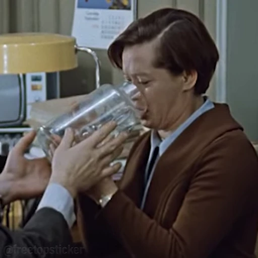 🚰 Стикер «Служебный роман» для Telegram