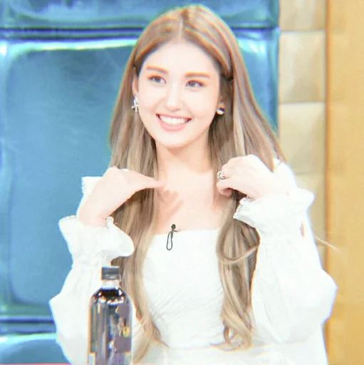 🍬 Стикер «JEON SOMI» для Telegram