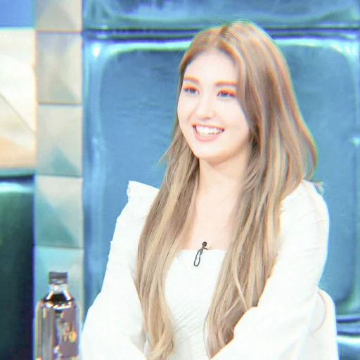 🍬 Стикер «JEON SOMI» для Telegram