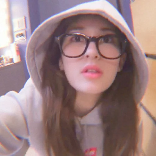 🍬 Стикер «JEON SOMI» для Telegram
