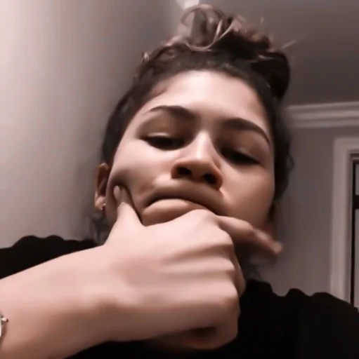 🍸 Стикер «[?] ;; zendaya ;;» для Telegram