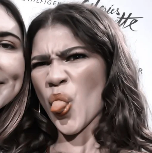 🍸 Стикер «[?] ;; zendaya ;;» для Telegram