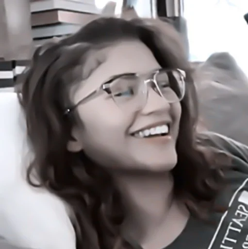 🍸 Стикер «[?] ;; zendaya ;;» для Telegram