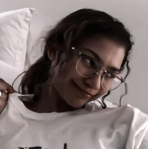 🍸 Стикер «[?] ;; zendaya ;;» для Telegram