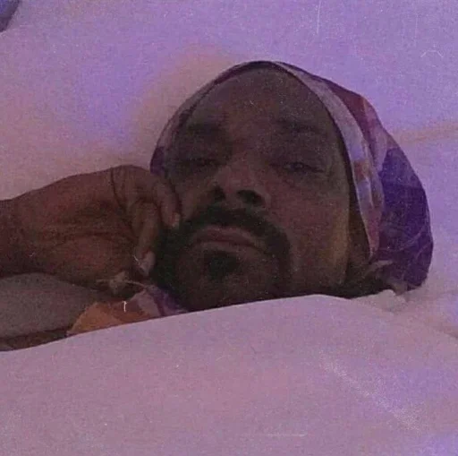 😐 Стикер «Snoop Dogg» для Telegram