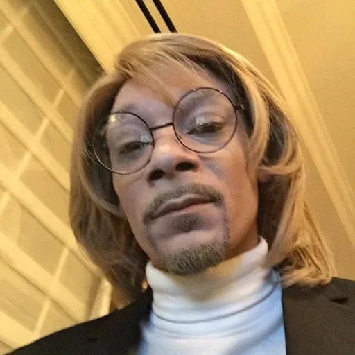 😐 Стикер «Snoop Dogg» для Telegram