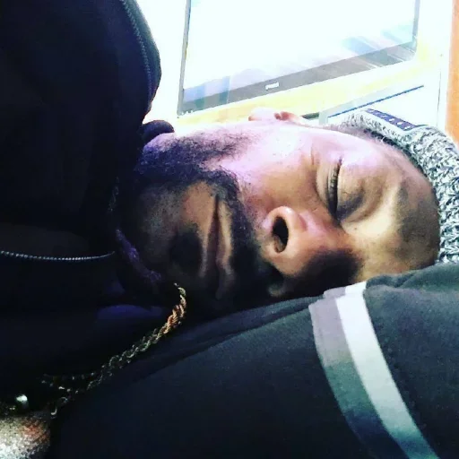 😐 Стикер «Snoop Dogg» для Telegram