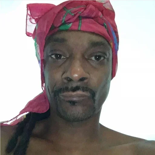 😐 Стикер «Snoop Dogg» для Telegram