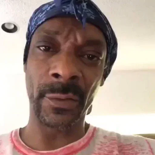 😐 Стикер «Snoop Dogg» для Telegram