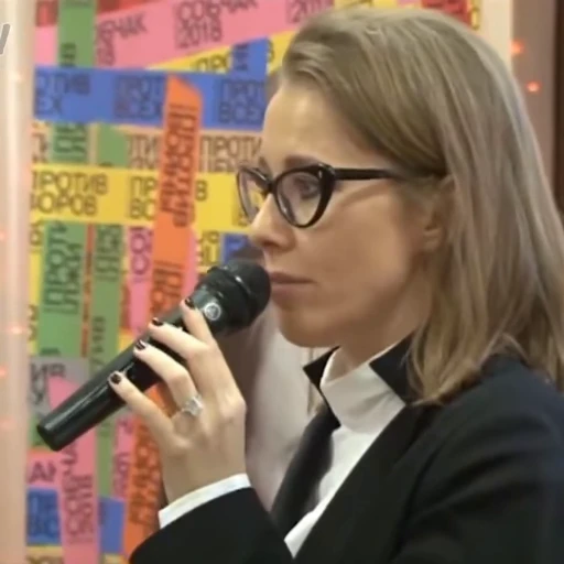 🎤 Стикер «Ксения Собчак» для Telegram