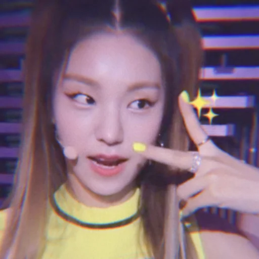 🥞 Стикер «itzy yeji» для Telegram