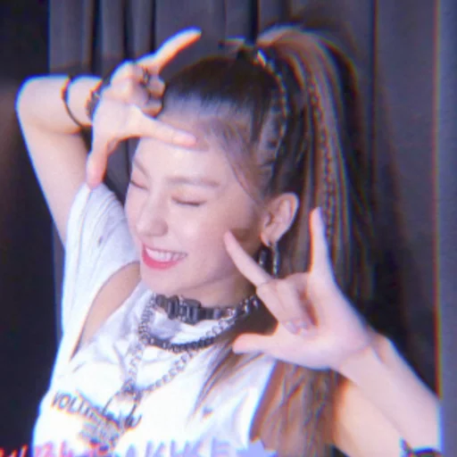 🥞 Стикер «itzy yeji» для Telegram