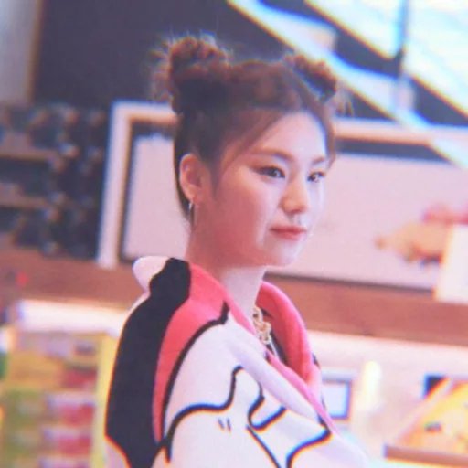 🥞 Стикер «itzy yeji» для Telegram