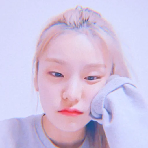 🥞 Стикер «itzy yeji» для Telegram