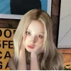 Стикер 57 Yuqi Song