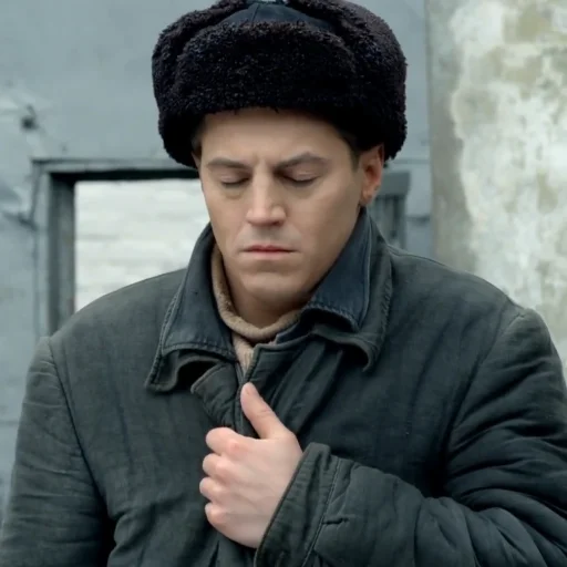 😔 Стикер «Сын отца народов (Василий Сталин)» для Telegram