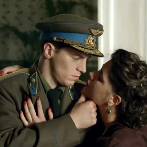 💔 Стикер «Сын отца народов (Василий Сталин)» для Telegram
