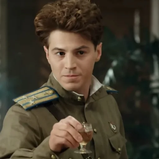 🍷 Стикер «Сын отца народов (Василий Сталин)» для Telegram