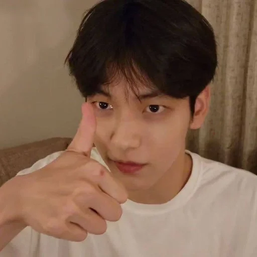 👍 Стикер «soobin» для Telegram