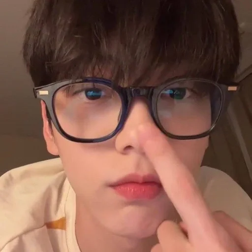 🖕 Стикер «soobin» для Telegram