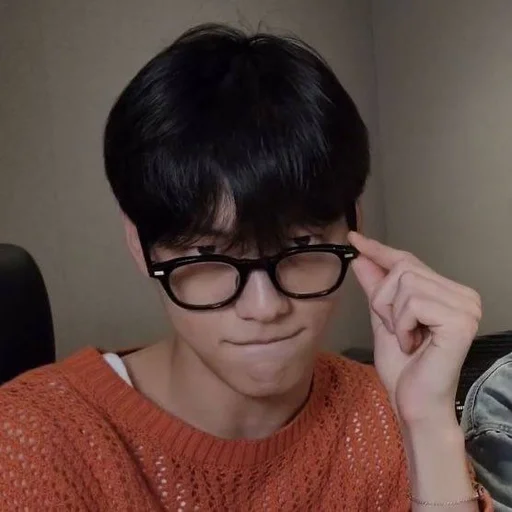 😏 Стикер «soobin» для Telegram