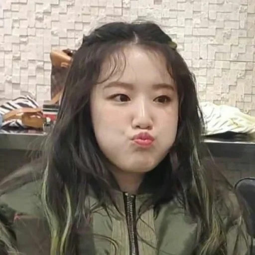 🐞 Стикер «SOOSHU G-IDLE» для Telegram
