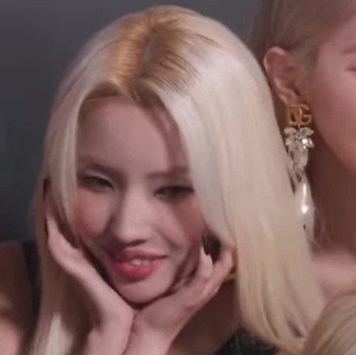 😧 Стикер «Soyeon (G)I-DLE» для Telegram