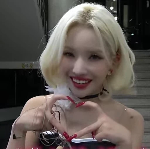 💛 Стикер «Soyeon (G)I-DLE» для Telegram