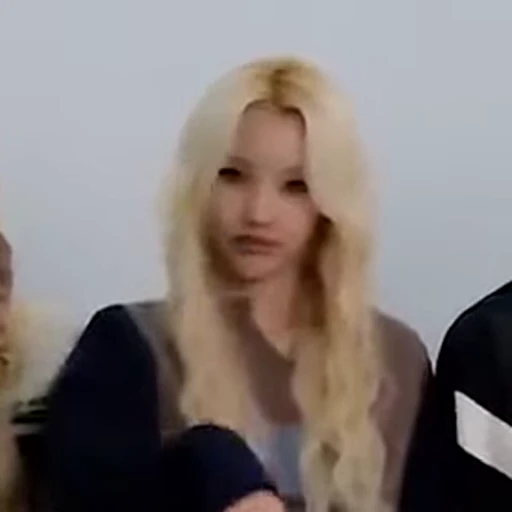 🫵 Стикер «Soyeon 2 (G)I-DLE» для Telegram