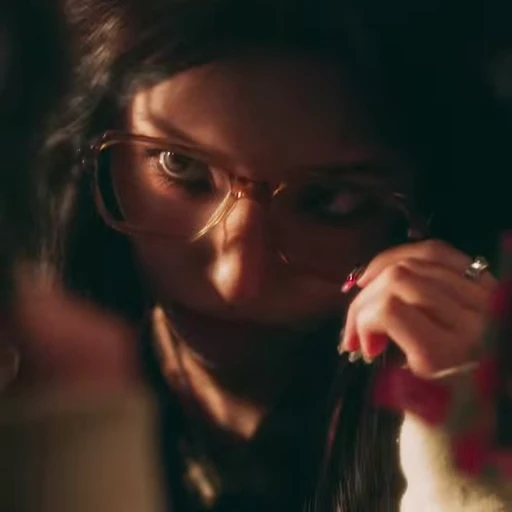 👓 Стикер «Soyeon 4 (G)I-DLE» для Telegram