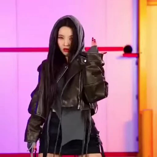 Стикерпак Soyeon 4 (G)I-DLE для Telegram