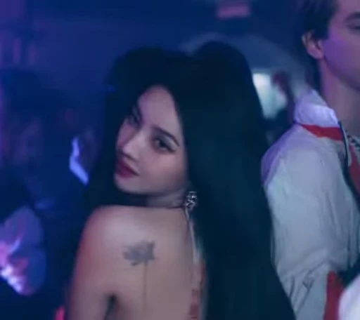 🤗 Стикер «Soyeon 4 (G)I-DLE» для Telegram