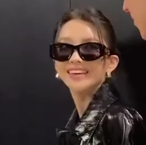 🤨 Стикер «Soyeon 4 (G)I-DLE» для Telegram