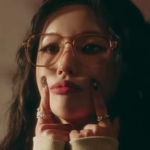 😊 Стикер «Soyeon 4 (G)I-DLE» для Telegram