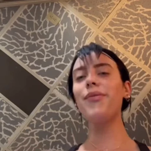 🖕 Стикер «Billie Eilish» для Telegram