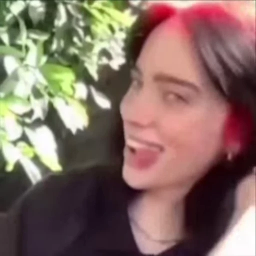 😋 Стикер «Billie Eilish» для Telegram